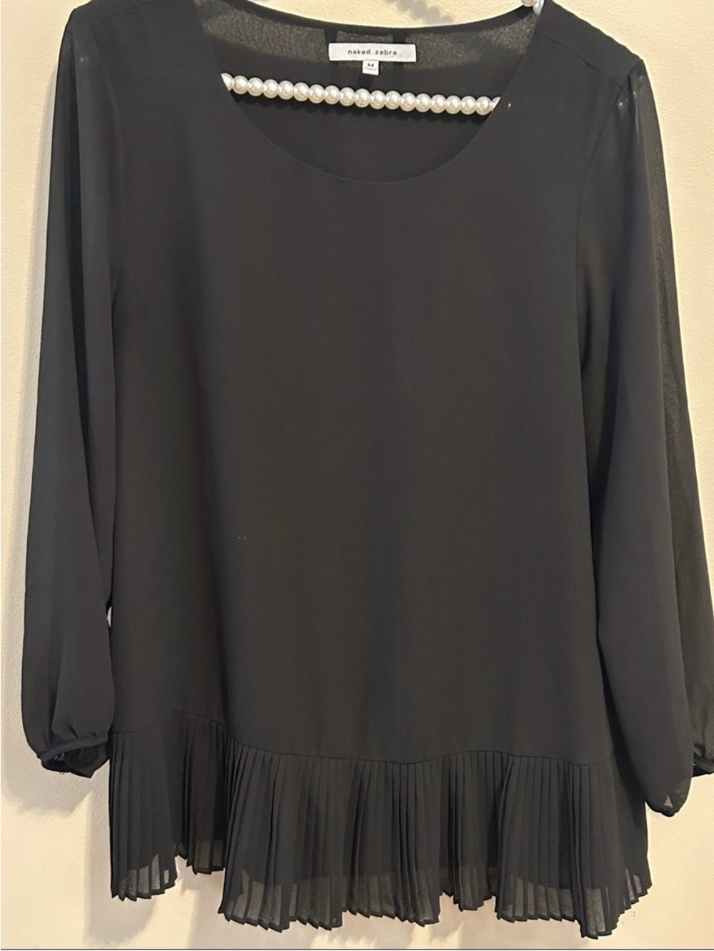 Naked Zebra Black Long-Sleeve Pleated-Hem Blouse